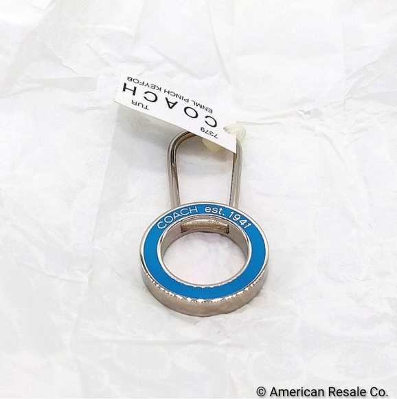 NWT COACH Vintage Sky Blue Enamel Pinch Lock Locket Keychain FOB purse charm - Picture 4 of 9